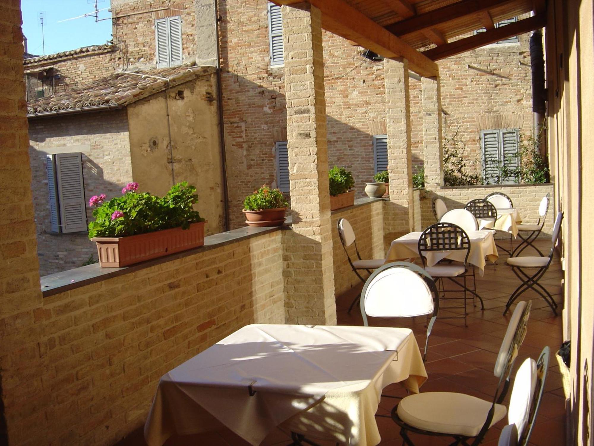 Albergo Italia Urbino Bagian luar foto
