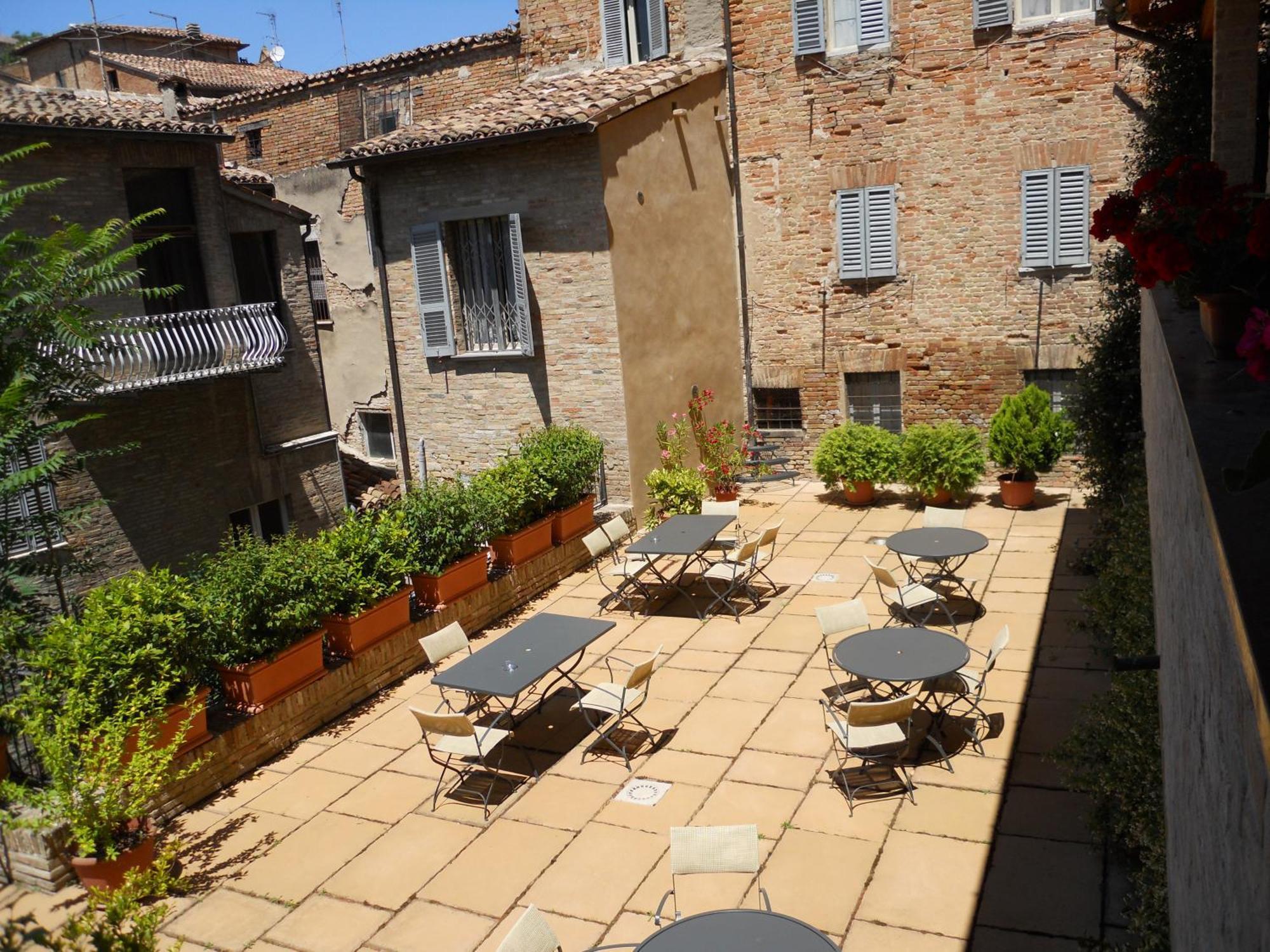 Albergo Italia Urbino Bagian luar foto