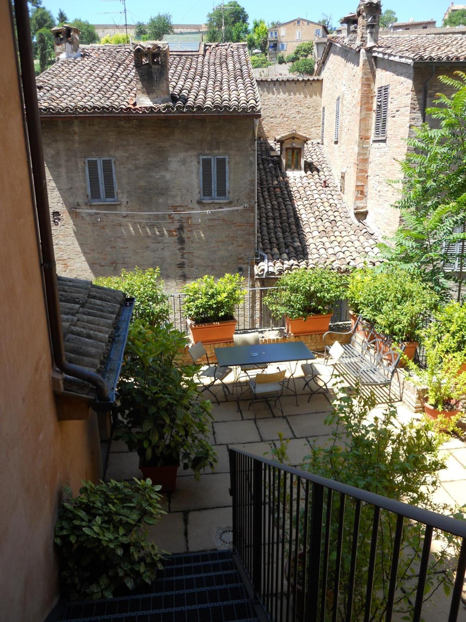 Albergo Italia Urbino Bagian luar foto