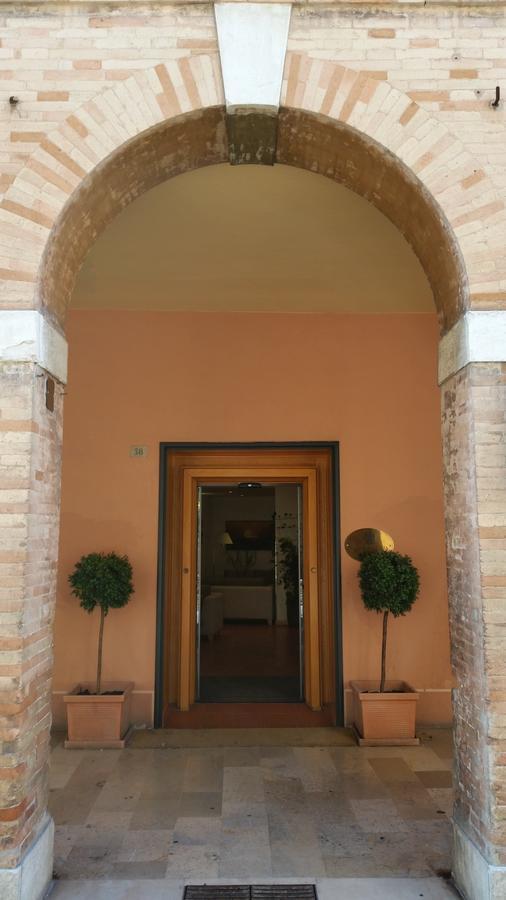 Albergo Italia Urbino Bagian luar foto