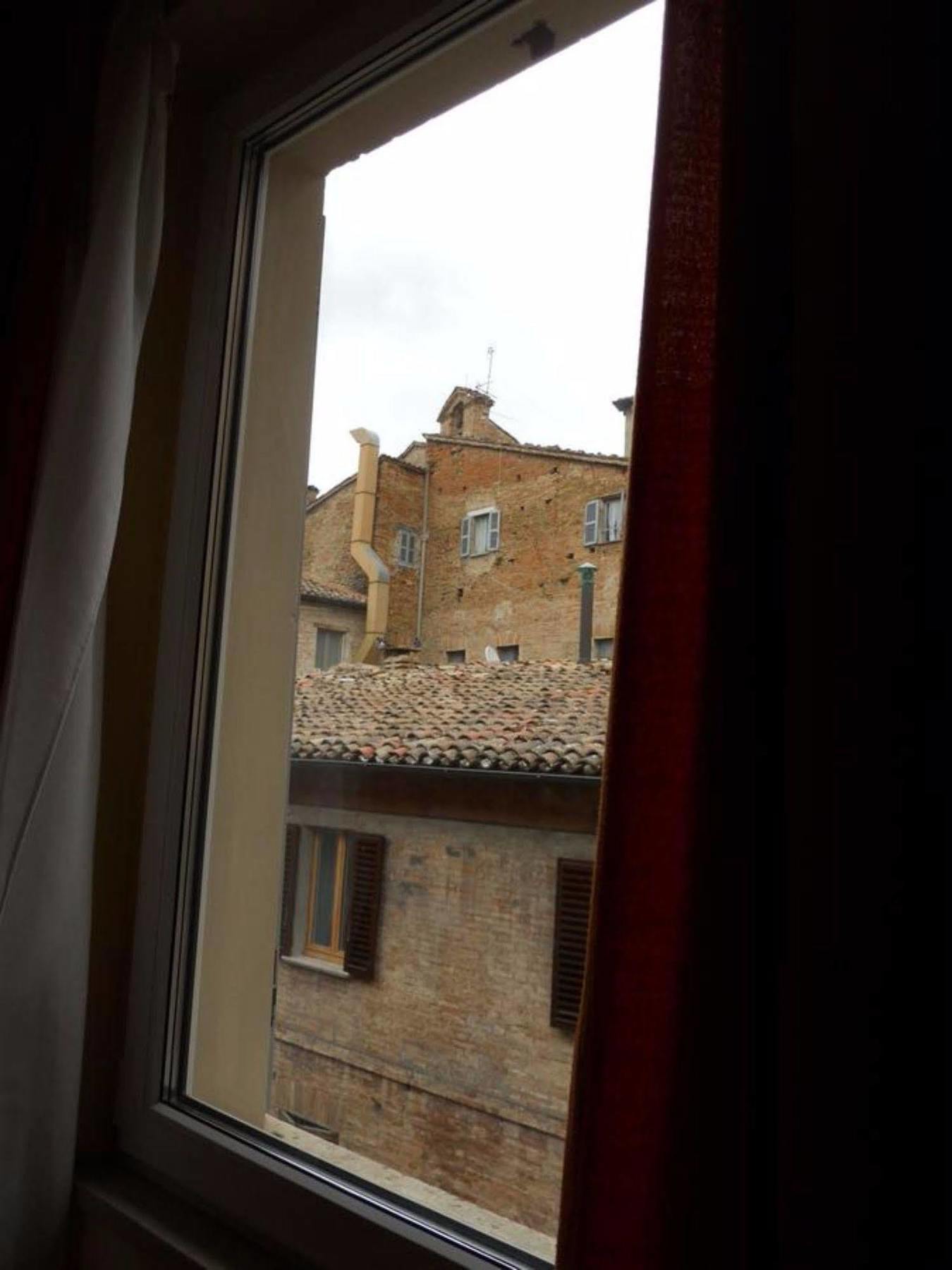 Albergo Italia Urbino Bagian luar foto