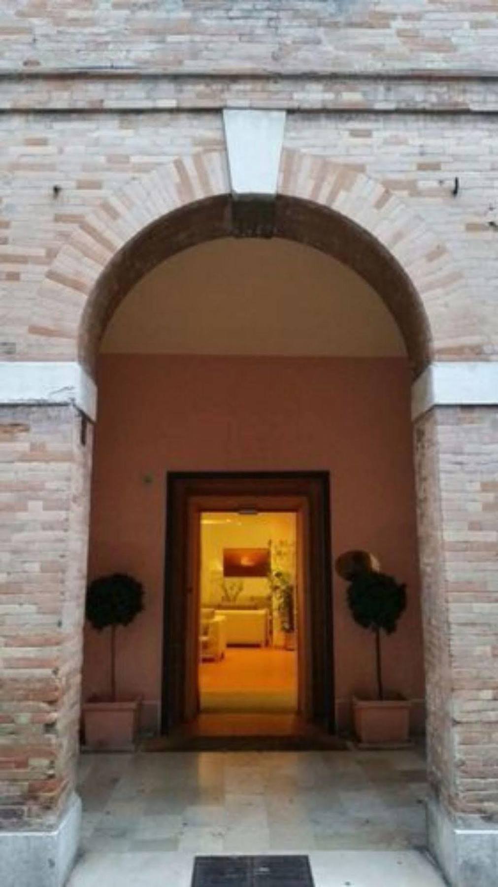 Albergo Italia Urbino Bagian luar foto