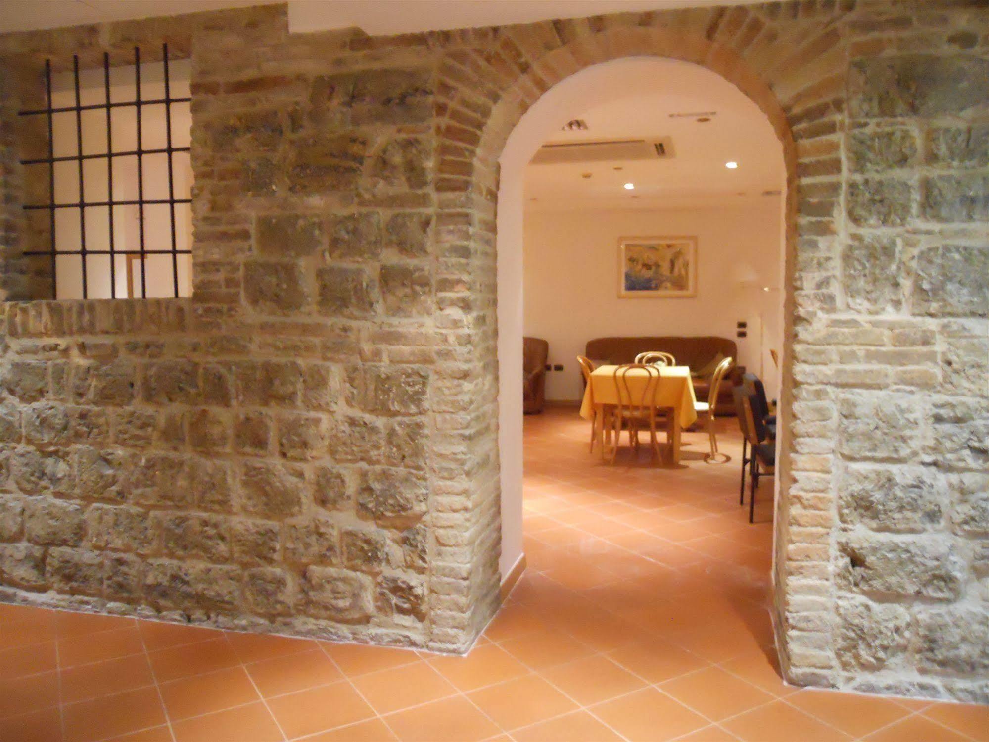 Albergo Italia Urbino Bagian luar foto