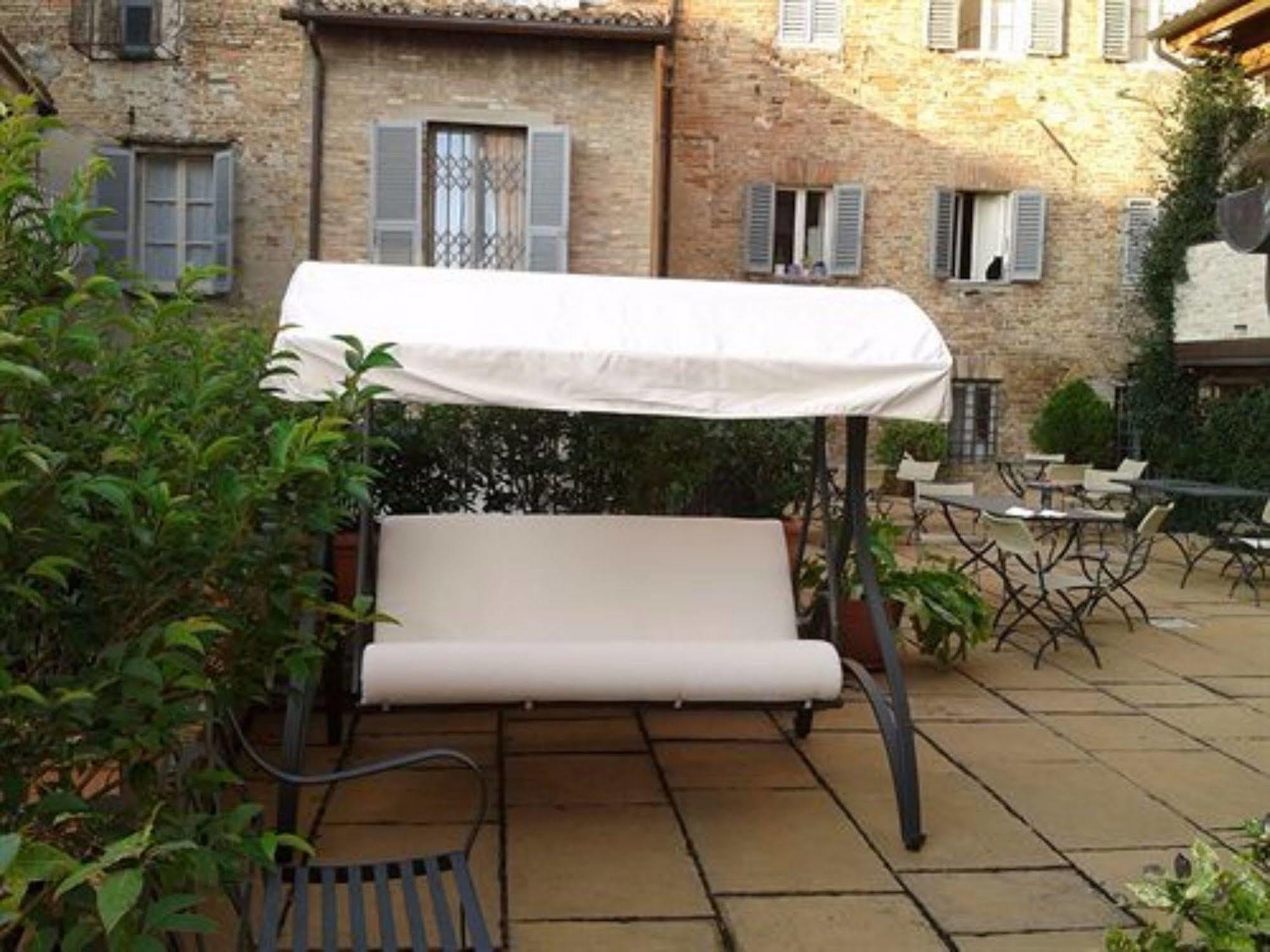 Albergo Italia Urbino Bagian luar foto