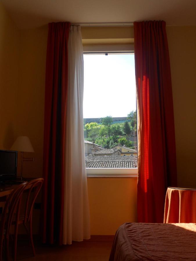Albergo Italia Urbino Ruang foto
